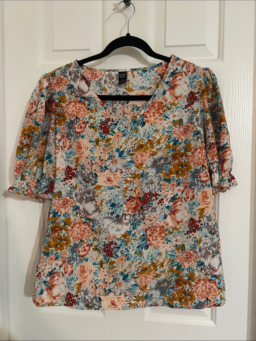 Floral V-Neck Short Sleeve Blouse in Multi
